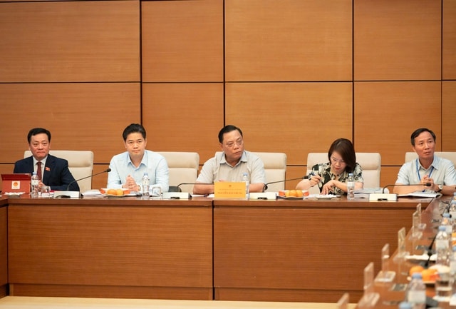 Ủy ban VHXH khóa XVI họp phiên đầu tiên, triển khai nhiều nội dung quan trọng- Ảnh 5.