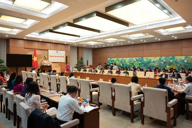 Ủy ban VHXH khóa XVI họp phiên đầu tiên, triển khai nhiều nội dung quan trọng- Ảnh 1.