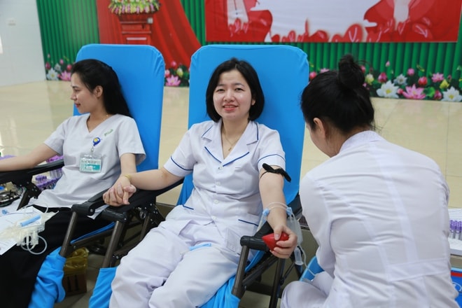 Ngành Y tế Nghệ An hiến máu, giữ nhịp điều trị- Ảnh 4.