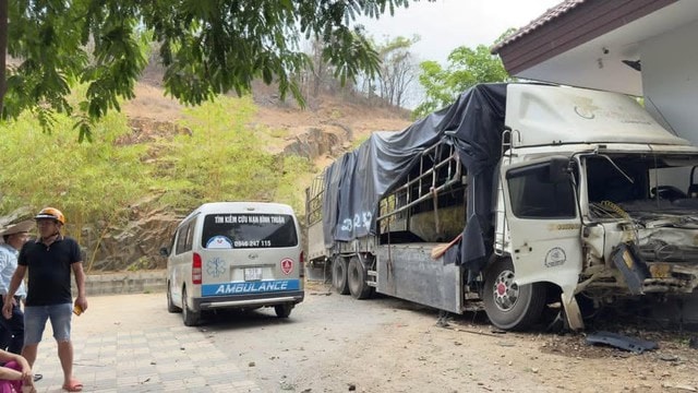 Xe tải lao xuống vực ở Lâm Đồng, 3 người tử vong- Ảnh 1.