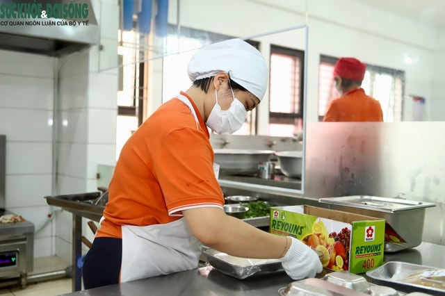 Ba Đình kiểm tra an toàn thực phẩm tại các bếp ăn trường học- Ảnh 7.