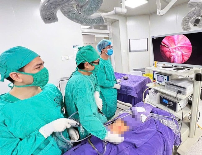 Cứu buồng trứng cho bé gái 9 tuổi nhờ phẫu thuật nội soi kịp thời- Ảnh 1.