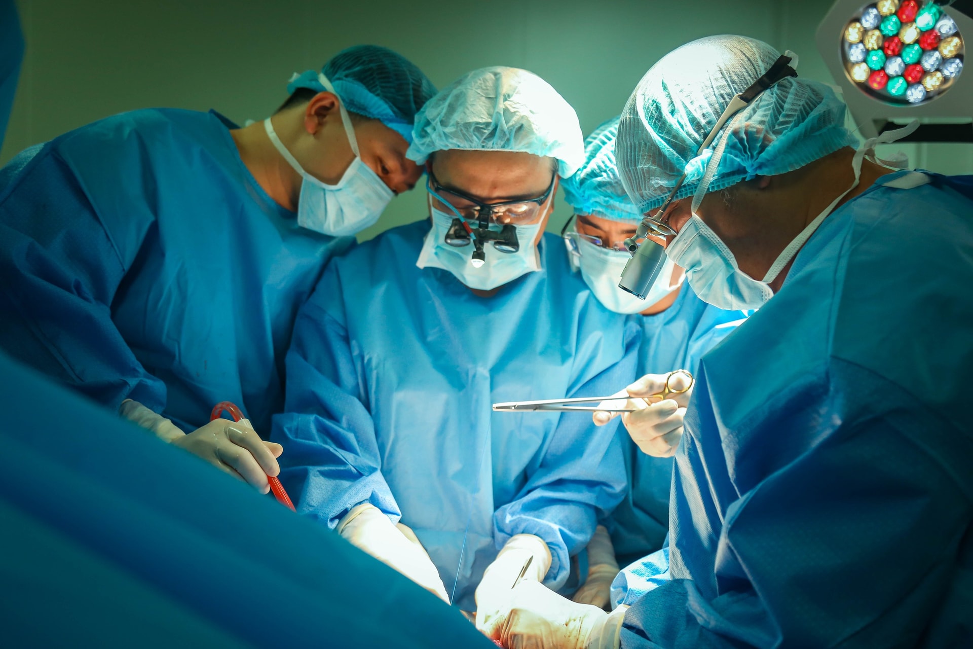 Hành trình nhân ái vượt qua mọi ranh giới của cô gái người Anh trao đời sự sống- Ảnh 3.