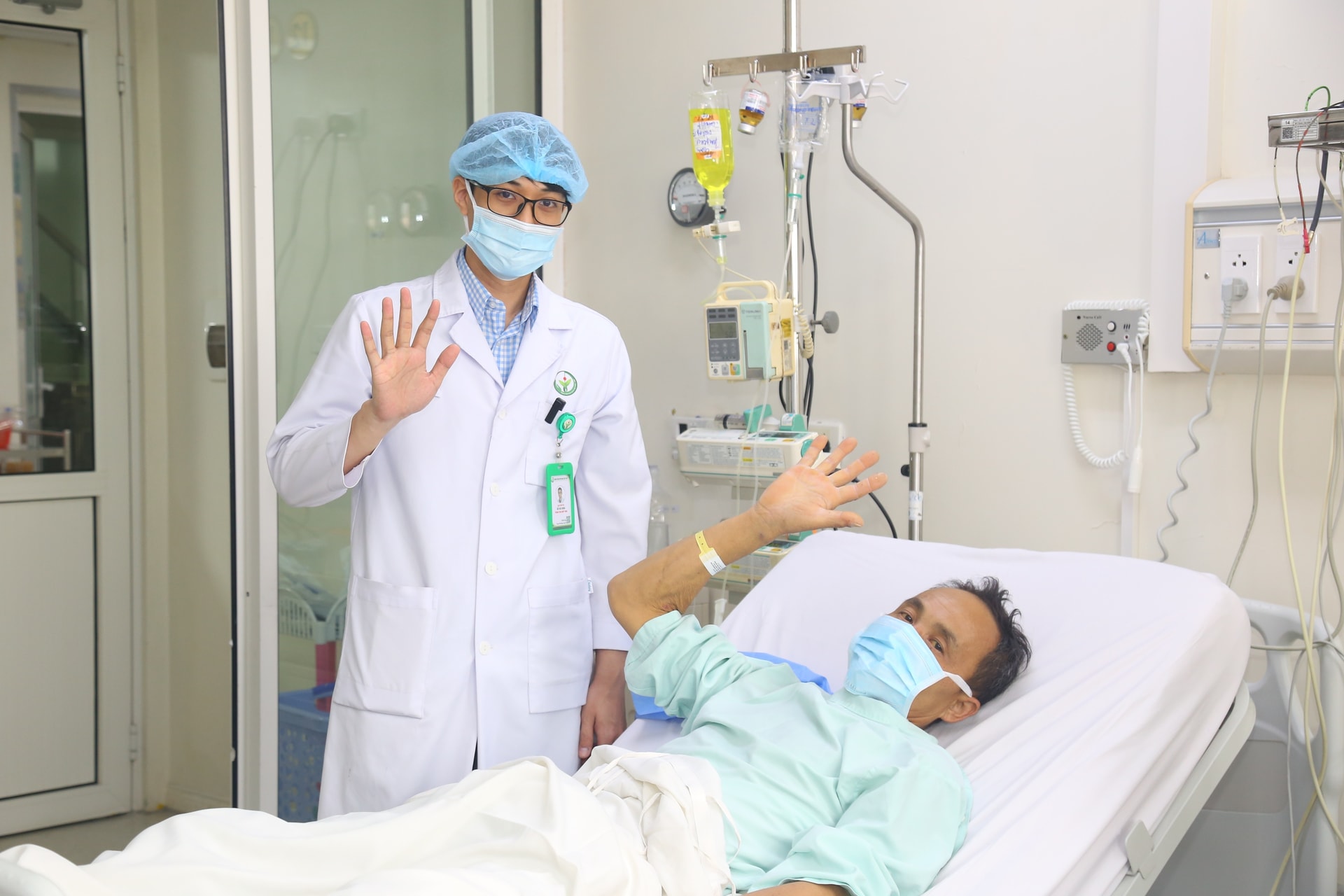 Hành trình nhân ái vượt qua mọi ranh giới của cô gái người Anh trao đời sự sống- Ảnh 2.