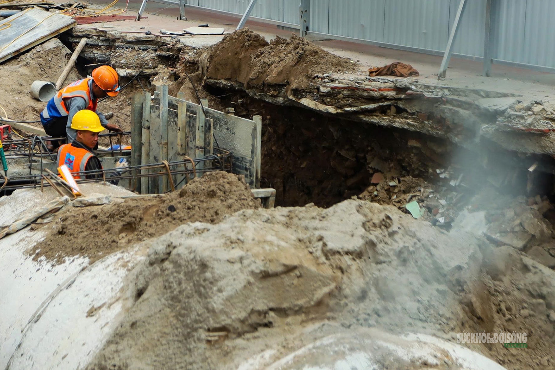 Giữa thời tiết oi nóng, công nhân hối hả thi công Vành đai 2,5- Ảnh 5.