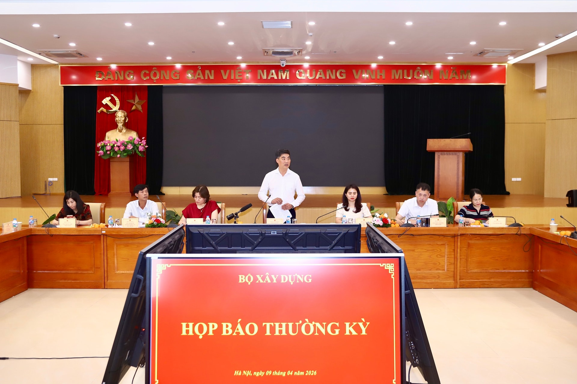 Bộ Xây dựng thúc tiến độ nhà ở xã hội, đôn đốc địa phương có chỉ tiêu cao- Ảnh 2.