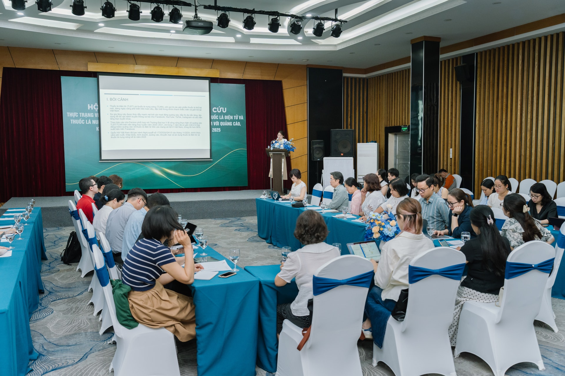 Gần 38% sinh viên cho rằng thuốc lá điện tử không chứa nicotine, quảng cáo 'ngầm' để tiếp cận giới trẻ- Ảnh 4.