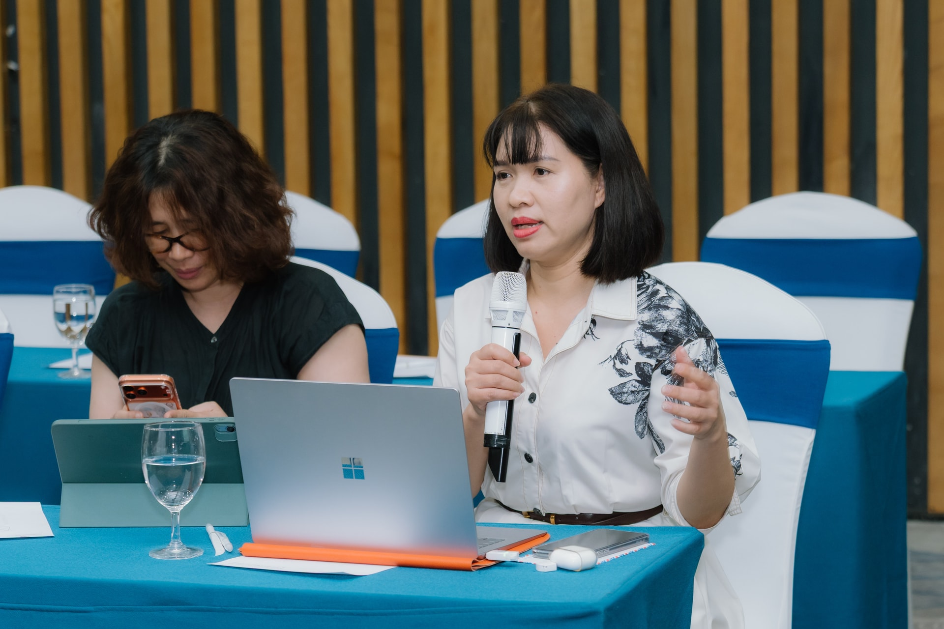 Gần 38% sinh viên cho rằng thuốc lá điện tử không chứa nicotine, quảng cáo 'ngầm' để tiếp cận giới trẻ- Ảnh 3.