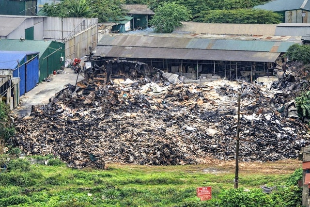 Hà Nội: Ngoài xưởng gỗ bị cháy, phường Thanh Liệt còn nhiều công trình vi phạm trên đất nông nghiệp- Ảnh 1.