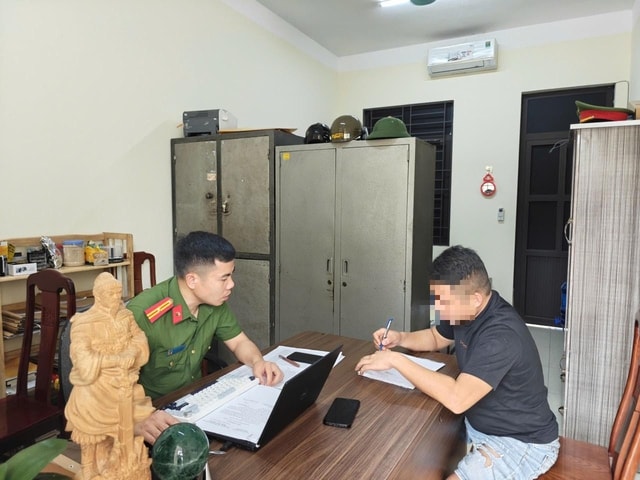 Công an mời người bố đánh con đến trụ sở làm việc- Ảnh 1.