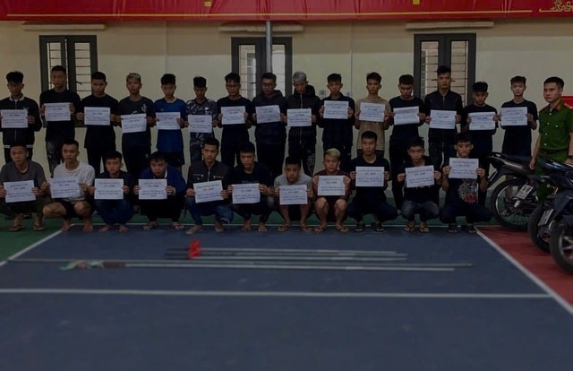 Triệu tập 23 đối tượng tụ tập mang hung khí, gây rối trật tự công cộng tại Hải Phòng- Ảnh 1.