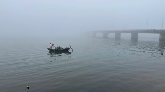 Đồng Hới chìm trong sương mù- Ảnh 1.