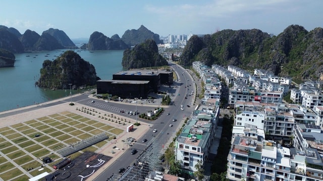 Quảng Ninh lấy ý kiến nhân dân về việc thành lập thành phố trực thuộc Trung ương- Ảnh 1.