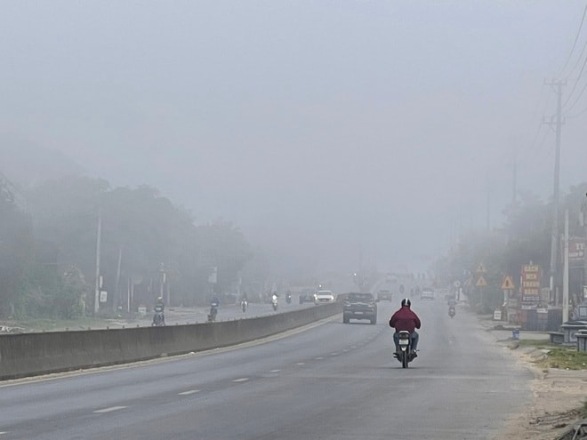 Đồng Hới chìm trong sương mù- Ảnh 2.
