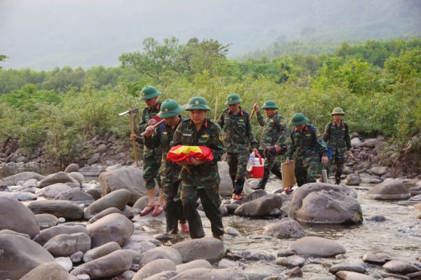 Phát hiện 3 hài cốt liệt sỹ cùng nhiều di vật tại địa bàn xã biên giới Quảng Trị- Ảnh 2.