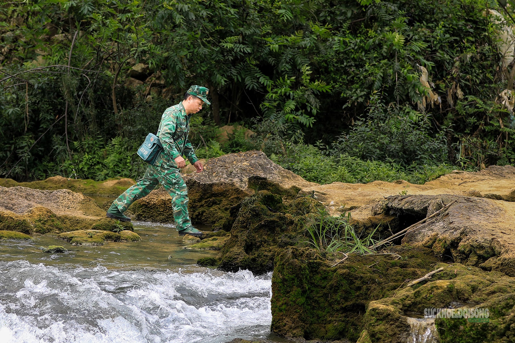 'Trạm xá di động' giữa đại ngàn biên giới- Ảnh 2.