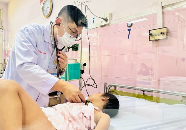 Số học sinh nghi ngộ độc thực phẩm ở TPHCM đã tăng lên 148 ca- Ảnh 1.