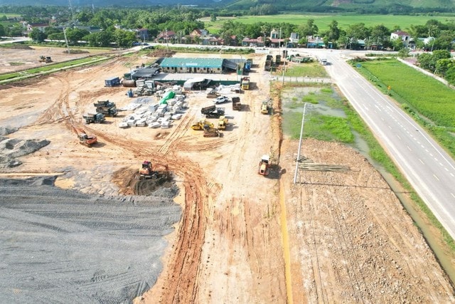 Thanh Hóa quyết tâm xử lý các dự án cụm công nghiệp chậm tiến độ, thiếu năng lực- Ảnh 1. Thanh Hóa quyết tâm xử lý các dự án cụm công nghiệp chậm tiến độ, thiếu năng lực- Ảnh 1.