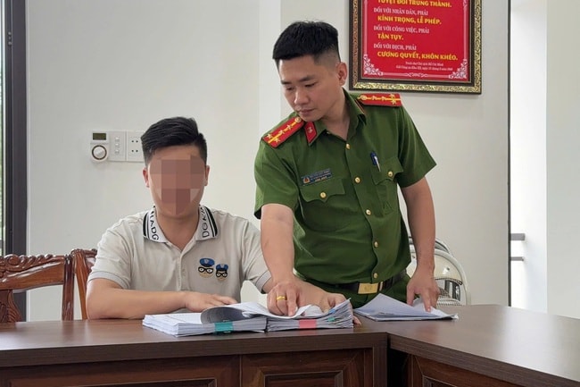 Mua bán tài khoản ngân hàng, thanh niên bị triệu tập sau hàng chục nghìn giao dịch - Ảnh 1.