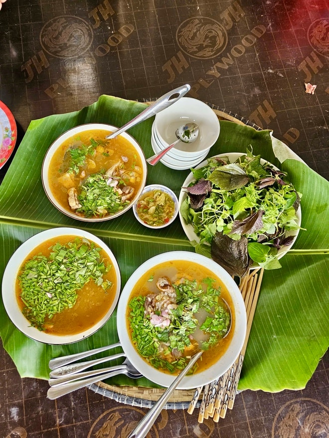 Từ 'sát thủ chim trời' thành người giữ hồn đầm phá Hạc Hải- Ảnh 10.