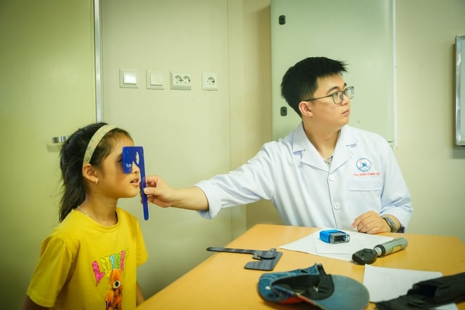 65 y, bác sĩ TPHCM ra Trường Sa chăm sóc sức khỏe cho quân và dân- Ảnh 3.