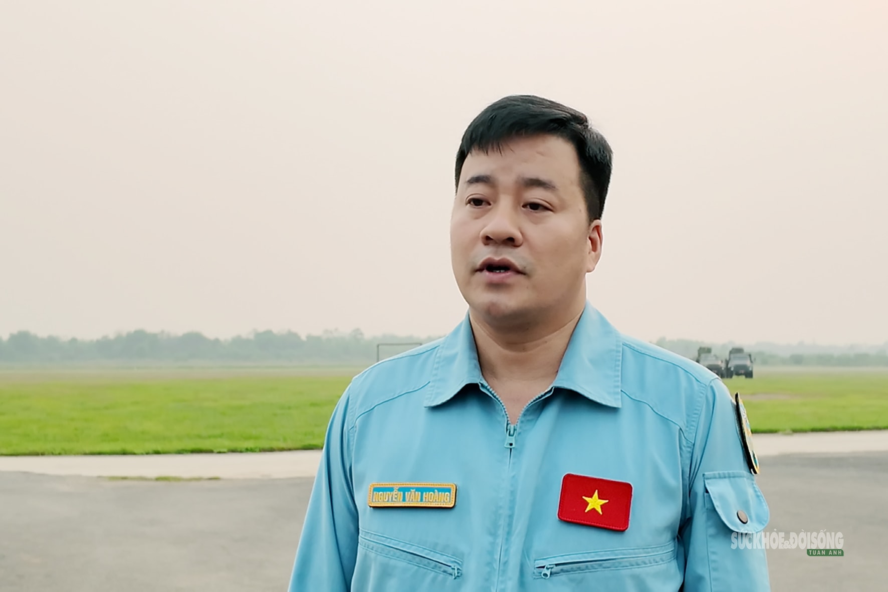 Khi trực thăng 'vẽ lửa' trên bầu trời đêm- Ảnh 2.