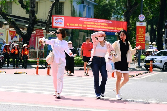 Nắng nóng diện rộng nhiều nơi, Hà Nội 37 độ- Ảnh 1.