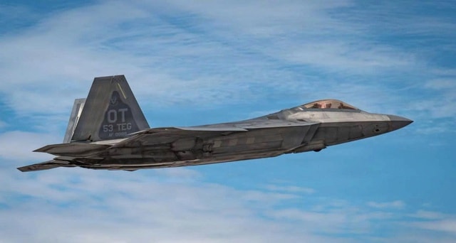 F-22 Raptor Mỹ, J-20 Trung Quốc và Su-57 Nga: Tiêm kích nào thống trị bầu trời?- Ảnh 1. F-22 Raptor Mỹ, J-20 Trung Quốc và Su-57 Nga: Tiêm kích nào thống trị bầu trời?- Ảnh 1.