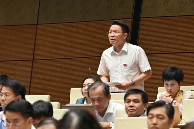 Đề xuất bỏ quy định bắt buộc công chứng với giao dịch bất động sản - Ảnh 2.