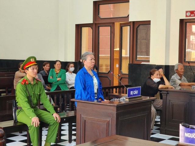 Sát hại chồng, Phạm Thị Triền bị tuyên án 10 năm tù- Ảnh 1. Sát hại chồng, Phạm Thị Triền bị tuyên án 10 năm tù- Ảnh 1.