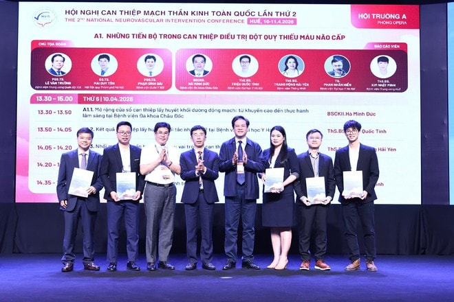 Can thiệp mạch thần kinh Việt Nam đã làm chủ nhiều kỹ thuật khó nhất thế giới- Ảnh 4.