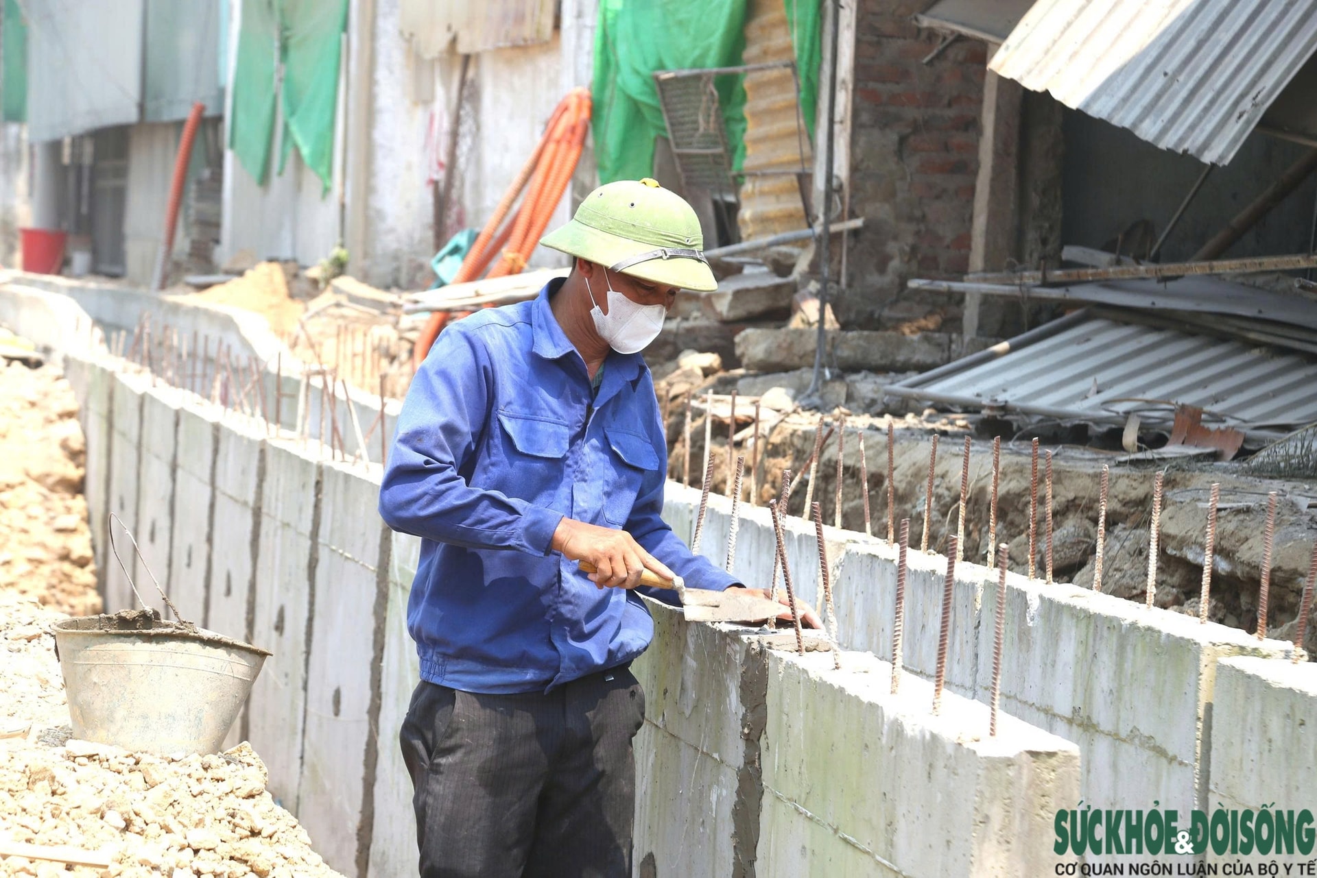 Người lao động Nghệ An oằn mình mưu sinh dưới cái nắng như đổ lửa- Ảnh 11.