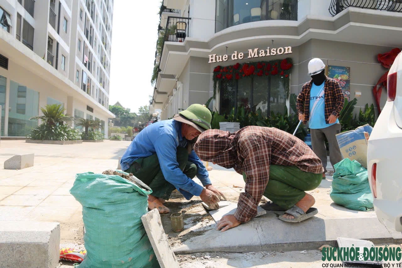 Người lao động Nghệ An oằn mình mưu sinh dưới cái nắng như đổ lửa- Ảnh 13.