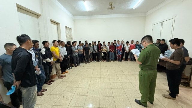 Khởi tố 40 đối tượng đánh bạc núp bóng câu cá trao thưởng- Ảnh 1.