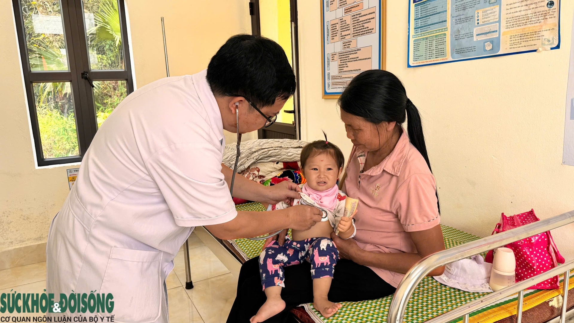 Quảng Ninh quyết tháo gỡ ‘điểm nghẽn’ cho y tế cơ sở- Ảnh 3. Quảng Ninh quyết tháo gỡ ‘điểm nghẽn’ cho y tế cơ sở- Ảnh 3.