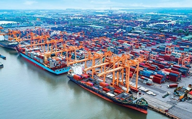 cổ phiếu vsc.jpg