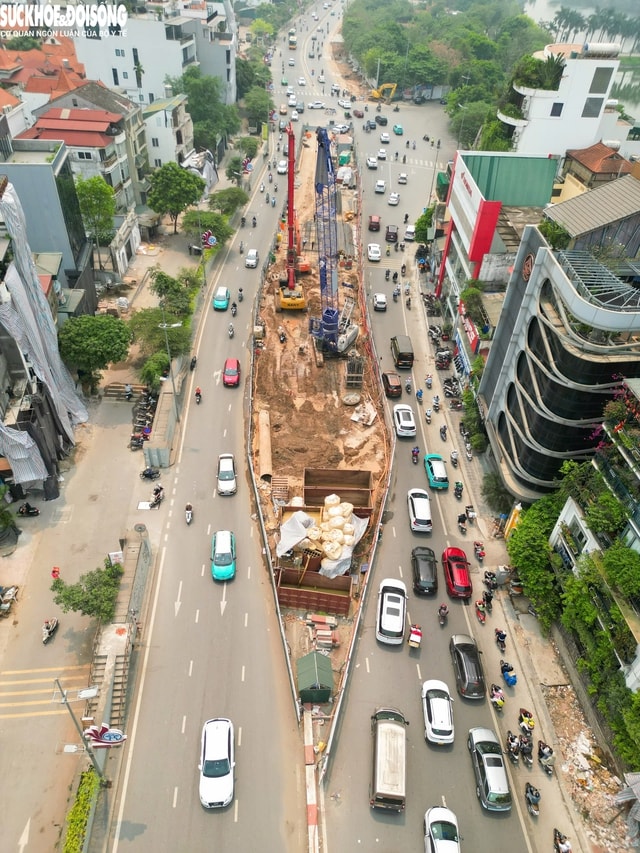 Người dân tháo dỡ tài sản bàn giao mặt bằng xây 