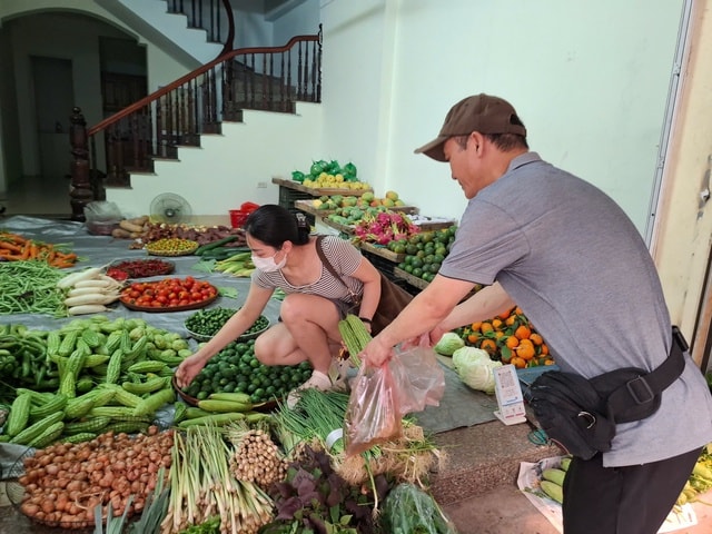 Giá xăng dầu giảm, giá chợ có 'hạ nhiệt'?- Ảnh 2.