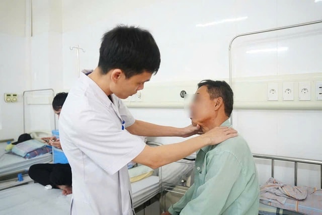 Phẫu thuật thành công ung thư amidan tại Bệnh viện Bãi Cháy- Ảnh 2.