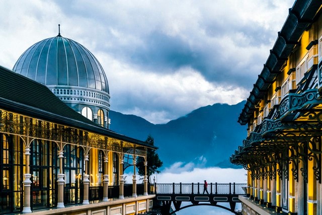 Đằng sau bước chuyển mình kỳ diệu của du lịch Việt Nam- Ảnh 2.