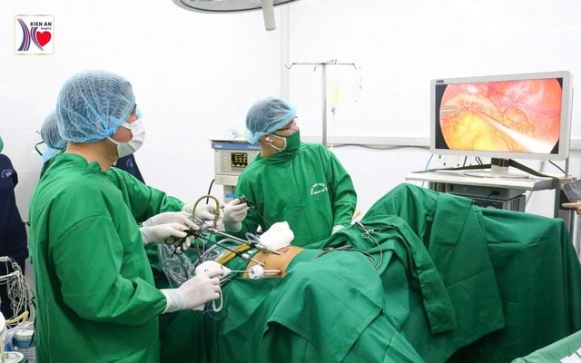 Phẫu thuật thành công ung thư trực tràng bằng kỹ thuật hiện đại tại Bệnh viện Kiến An- Ảnh 1. Phẫu thuật thành công ung thư trực tràng bằng kỹ thuật hiện đại tại Bệnh viện Kiến An- Ảnh 1.
