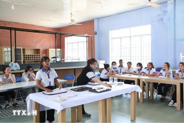 Lần đầu tiên quy định chức danh giáo viên sơ cấp hạng I, hạng II- Ảnh 1.