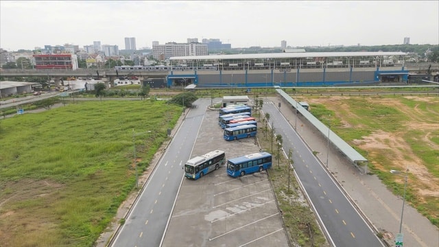 TPHCM kiến nghị hỗ trợ, miễn giảm phí đường bộ đối với doanh nghiệp vận tải- Ảnh 1. TPHCM kiến nghị hỗ trợ, miễn giảm phí đường bộ đối với doanh nghiệp vận tải- Ảnh 1.