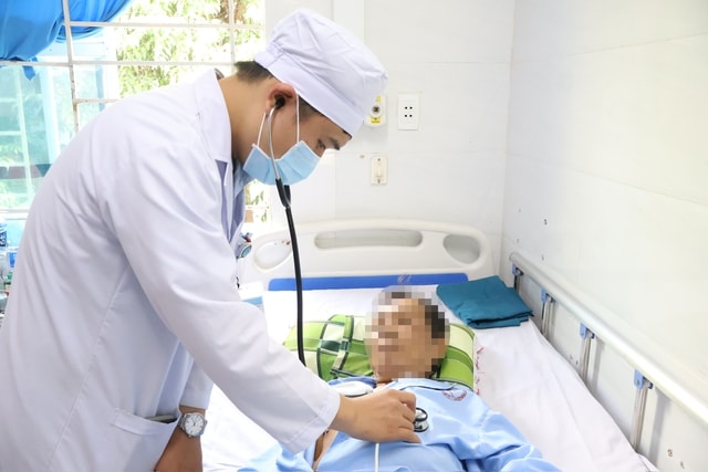 Bệnh viện tuyến tỉnh đặt thành công máy tạo nhịp tim vĩnh viễn cho bệnh nhân suy thận mạn- Ảnh 2. Bệnh viện tuyến tỉnh đặt thành công máy tạo nhịp tim vĩnh viễn cho bệnh nhân suy thận mạn- Ảnh 2.