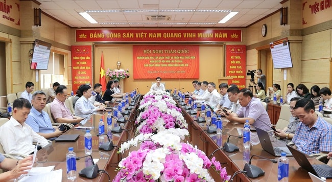 Hội nghị toàn quốc nghiên cứu, học tập, quán triệt và triển khai thực hiện Nghị quyết Trung ương 2 khóa XIV tại điểm cầu Bộ Y tế. Ảnh: Trần Minh