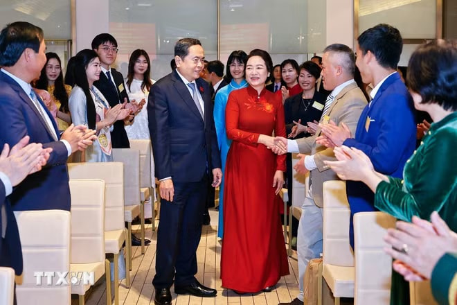 Chủ tịch Quốc hội Trần Thanh Mẫn gặp gỡ cộng đồng người Việt Nam tại Italy- Ảnh 2.