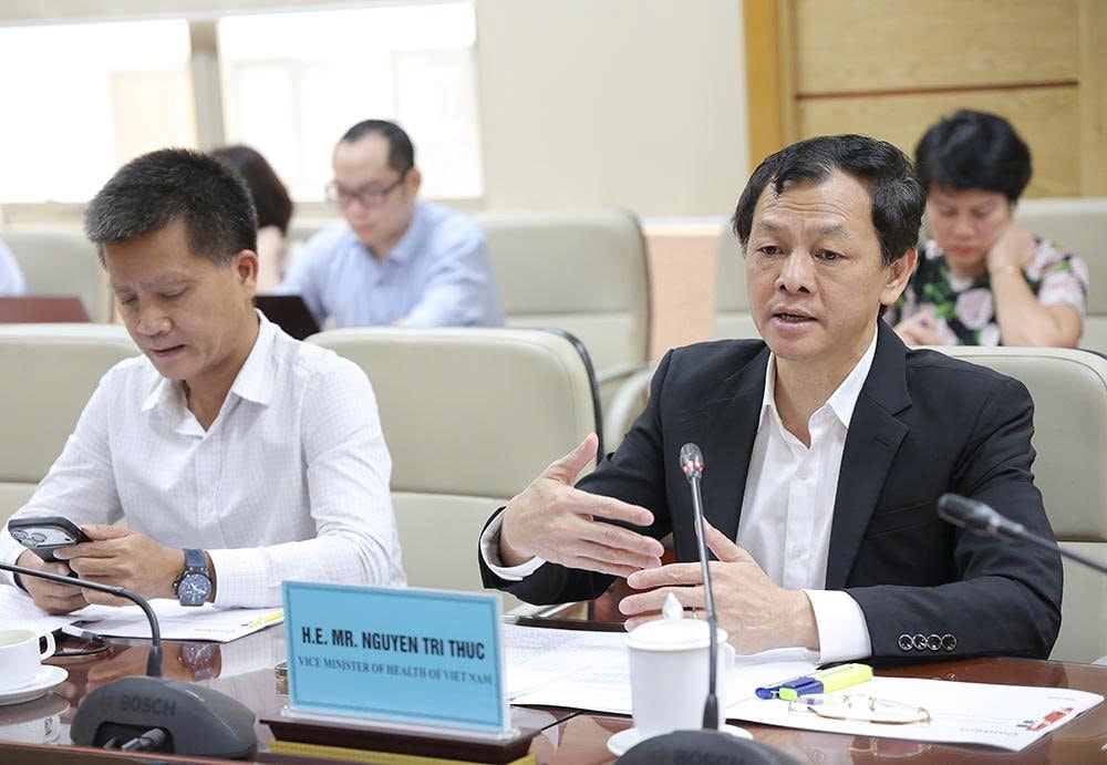 Thứ trưởng Nguyễn Tri Thức tiếp, làm việc với Giám đốc Toàn cầu phụ trách Vắc xin, Tập đoàn Sanofi- Ảnh 1.