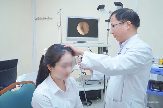 Ù tai kéo dài, người phụ nữ bất ngờ phát hiện u cuộn nhĩ hiếm gặp- Ảnh 1. Ù tai kéo dài, người phụ nữ bất ngờ phát hiện u cuộn nhĩ hiếm gặp- Ảnh 1.