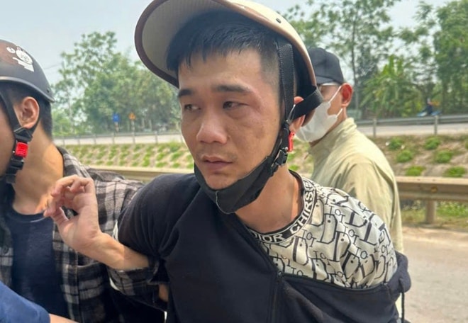 Bắt 2 đối tượng cướp dây chuyền của bé trai giữa khu dân cư- Ảnh 1. Bắt 2 đối tượng cướp dây chuyền của bé trai giữa khu dân cư- Ảnh 1.