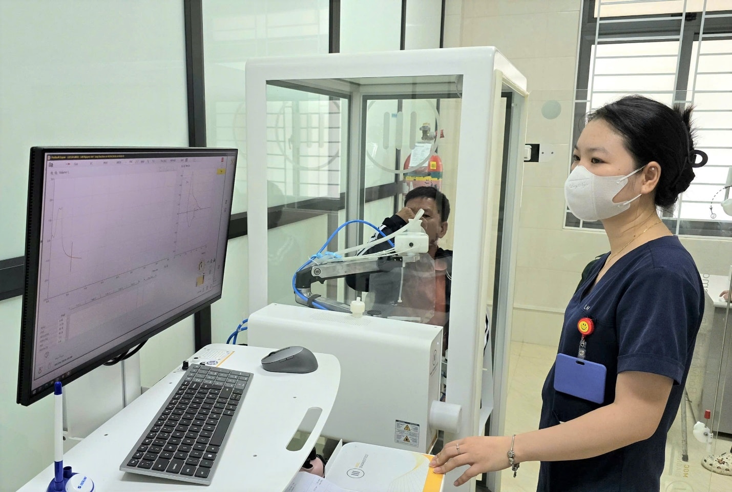 Ho kéo dài, khó thở: Kỹ thuật mới tại Bệnh viện Phổi Nghệ An giúp chẩn đoán đúng bệnh- Ảnh 3.